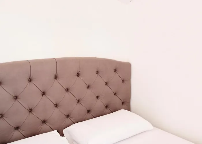 Apartamento Con 2 Stanze E 2 Bagni *
